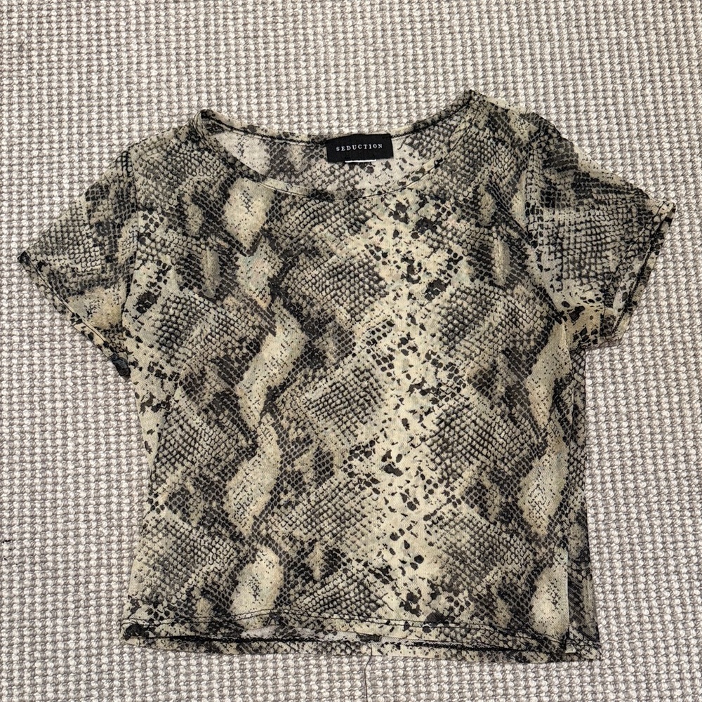 Revamped Beige and Black Snake-Print Short Sleeve Mesh Tee